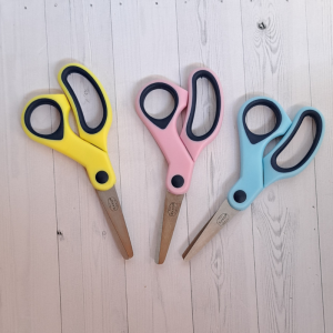 TIJERA ESCOLAR 13.5CM PUNTA ROMA